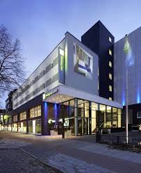 Offering a shared lounge, a bar and entertainment activities, holiday inn express hamburg city centre is situated in hohenfelde district. Holiday Inn Express Hamburg City Hamburg Germany Emirates Holidays