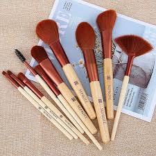 natural bamboo makeup brushes