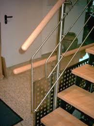 Das treppengeländer hat eine länge von 7 meter. Metallbau Wuppertal Gelander Innen Treppengelander Aus Edelstahl Mit Holzhandlauf