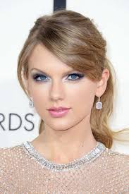 taylor swift owns the beauty game like