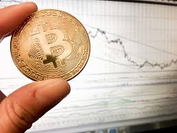 American Economist Predicts Massive Bitcoin Price Drop To