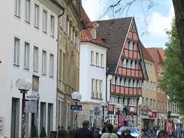 It is home to around 165,000 people and surveys have proved them to be the most satisfied citizens in germany. Fussgangerzone In Der Altstadt Osnabruck Picture Of Leysieffer Osnabruck Tripadvisor