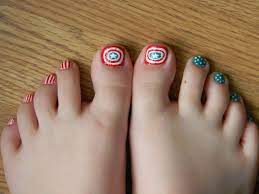 30 Best And Easy Christmas Toe Nail Designs Pinterest