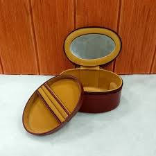 round leather jewellery box size
