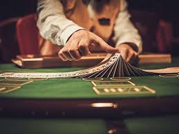 The Connection Between Gambling and Substance Abuse - PsychGuides.com