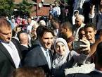 Resultado de imagem para justin trudeau praying in mosque
