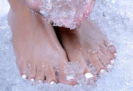 foot health causes of swollen feet and