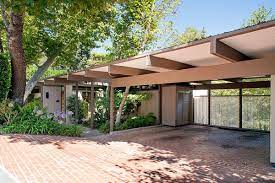 Mid century post and beam house plans / midcentury timber frame homes modern floor plans. 1950s Post And Beam In Crestwood Hills Has Walls Of Glass Sauna Mid Century Modern House Mid Century Exterior Mid Century House