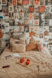 14 Aesthetic Dorm Wall Decor For