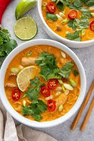 red thai curry en noodle soup