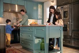 Paints, stains and specialty finishes give your kitchen its finished look. Https Kraftmaid S3 Amazonaws Com Vantage Consumerbrochure 11 20 Pdf