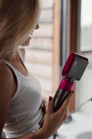 Styling with air, not extreme heat. Review Dyson Airwrap Long Bits And Bobs By Eva
