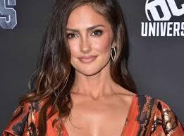 I thought he had a girlfriend who's a model, said our suspicious source. Trevor Noah S New Girlfriend Six Things To Know About Minka Kelly Pics
