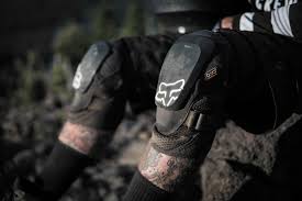 Review Fox Launch Pro D30 Knee Pads The Loam Wolf