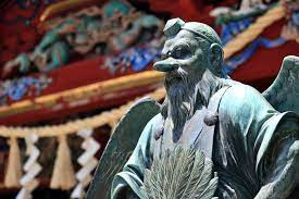 unique statues to see in tokyo an