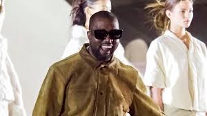 As of 2020, kanye west's net worth is $3.2 billion. Kanye West Says His Infamous 53m Debt Turned Into A 5b Net Worth Kanye West New Worth 2020 Update Hiphopdx