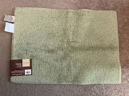 bath rug green 17x24