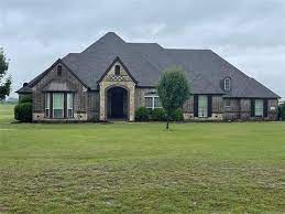 Zillow has 68 homes for sale in sanger tx. 11131 Lakecrest Dr Sanger Tx 76266 37 Photos Mls 14580813 Movoto