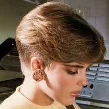 Below is a wedge cut on a straight hair. 50 Wedge Haircut Ideas For A Retro Or Modern Look Hair Motive