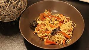 Nouilles chinoises sautées aux légumes et oeufs brouillés – Papilles On Off  de "Papilles On Off" et ses recettes de cuisine similaires - RecettesMania