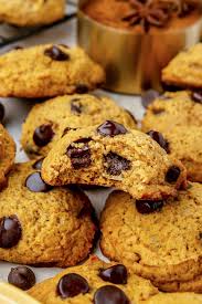 easy pumpkin chocolate chip cookies l
