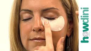 how to reduce puffy eyes you