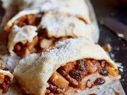 apple strudel with puff pastry german