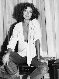 The prospect of susan sarandon playing hollywood legend bette davis in the new fx series, feud: Tbt Susan Sarandon S 70s Look Is Weekend Chic Susan Sarandon Hot Susan Sarandon Susan