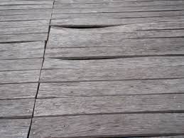 Planches de bois en robinier pour terrasse ou construction : Terrasse En Robinier Faux Acacia Avec Deformations