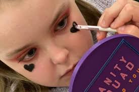 es makeup helping children