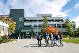 UAA ranked among 2022 Best Colleges by U.S. News and World Report | News |  University of Alaska Anchorage