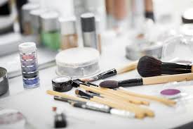 natural cosmetics and safe makeup