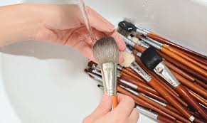 squeaky clean makeup brushes 101
