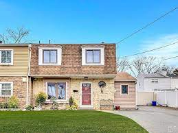 https://www.zillow.com/homedetails/151-Crosby-Ave-Edison-NJ-08817/39065139_zpid/ gambar png