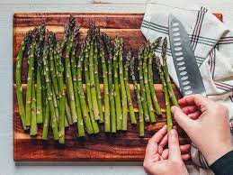 why does asparagus make your smell