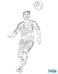Cristiano ronaldo est un joueur de football qui joue dans le club espagnol du real madrid, il est considéré comme le meilleur joueur du monde avec lionel messi.ronaldo est connu pour sa très grande vitesse et accélération sur un terrain de foot mais aussi pour l'intérêt qu'il porte à son physique. 18 Meilleures Idees Sur Coloriage Joueur De Foot Coloriage Joueur De Foot Joueurs De Foot Coloriage