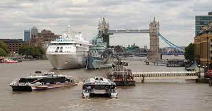 The united kingdom uses greenwich mean time or western european time (utc) and british summer time or western european summer time (utc+01:00). File Busy Time At London Bridge Pier Geograph Org Uk 1476897 Jpg Wikipedia