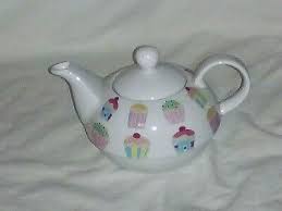 debenhams cupcake porcelain teapot 3