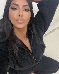 kim kardashian s signature makeup look