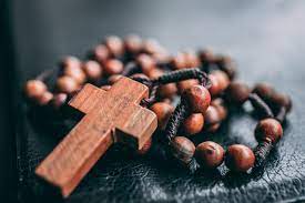 How to pray the chaplet of divine mercy praying the chaplet of divine mercy is a glorious way to enter into the abundant mercy of god. Praying The Rosary The Divine Mercy Chaplet St John Paul Ii