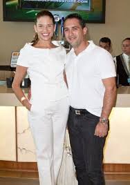 As lead singer of the latin pop group la 5ª estación, natalia jiménez scored hit after hit during the early 2000s, sending three songs to the top of the spanish charts while racking up nine top 40 hits in mexico. Natalia Jimenez And Daniel Trueba Dating Gossip News Photos