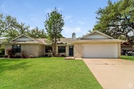 houses for in lakeway tx 71
