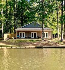 Additionally, house rentals in lake martin have an average cost of $624 per night and an average size of 1,790 ft².moreover, house rentals are perfect for large groups, as most can accommodate 11 guests. Dadeville Vacation Rentals Homes Alabama United States Airbnb