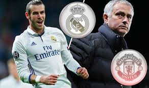 Gareth bale's new real madrid contract is reportedly set to include a €500m release clause in a bid according to reports from spain, the welshman is poised to sign a new contract that will keep him at. Real Madrid News Manchester United Target Gareth Bale Signs Contract Football Sport Express Co Uk