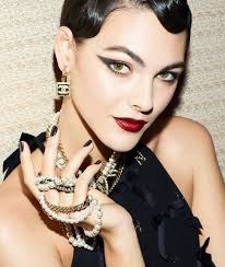 holiday 2023 collection makeup chanel