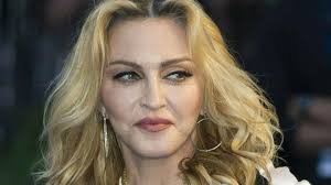 Started building the estate in 2013, with permits at the time showing the home would have eight bedrooms, a finished basement. Madonna Sangerin Bereist Trotz Corona Pandemie Ferne Lander Brigitte De