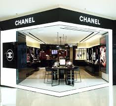 chanel recreates its beauty counter at