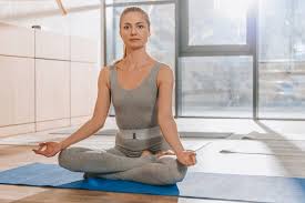 how many hours do yoga instructors work