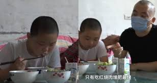 11 year old boy eats five times a day