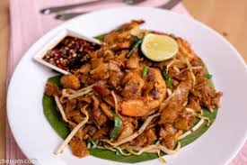 Some kwetiau goreng are made plain without any protein and some are made similar to this version. Resepi Rahsia Char Kuey Teow Padu Terbongkar